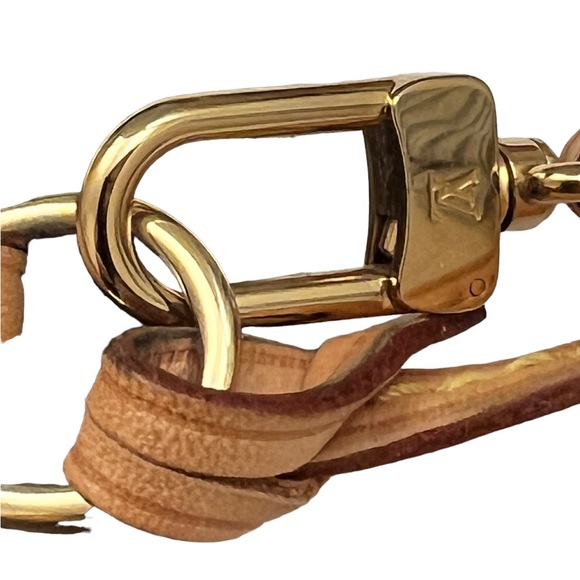 Authentic Louis Vuitton Monogram wristlet!  Great condition. Small spot on side. - Picture 13 of 14